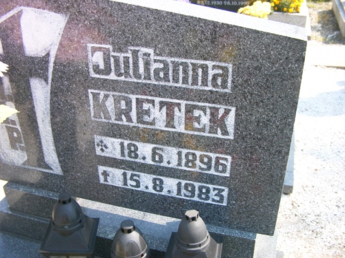 Kretek Julianna